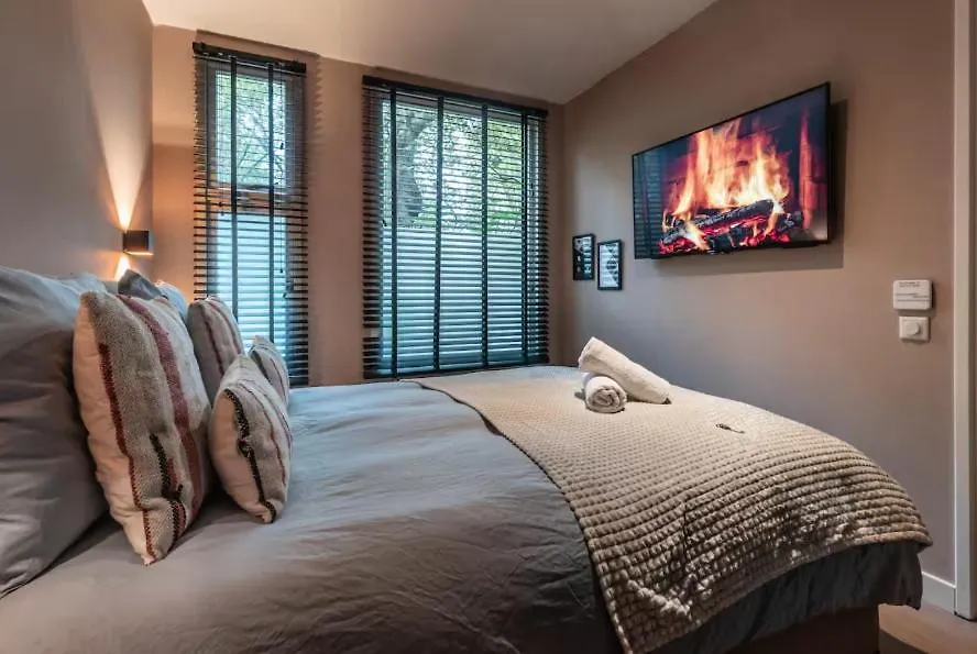 De Tulp Luxury - Free Parking! contacts